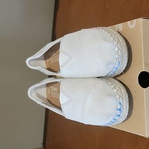 Brand new Tom's platform slip on.